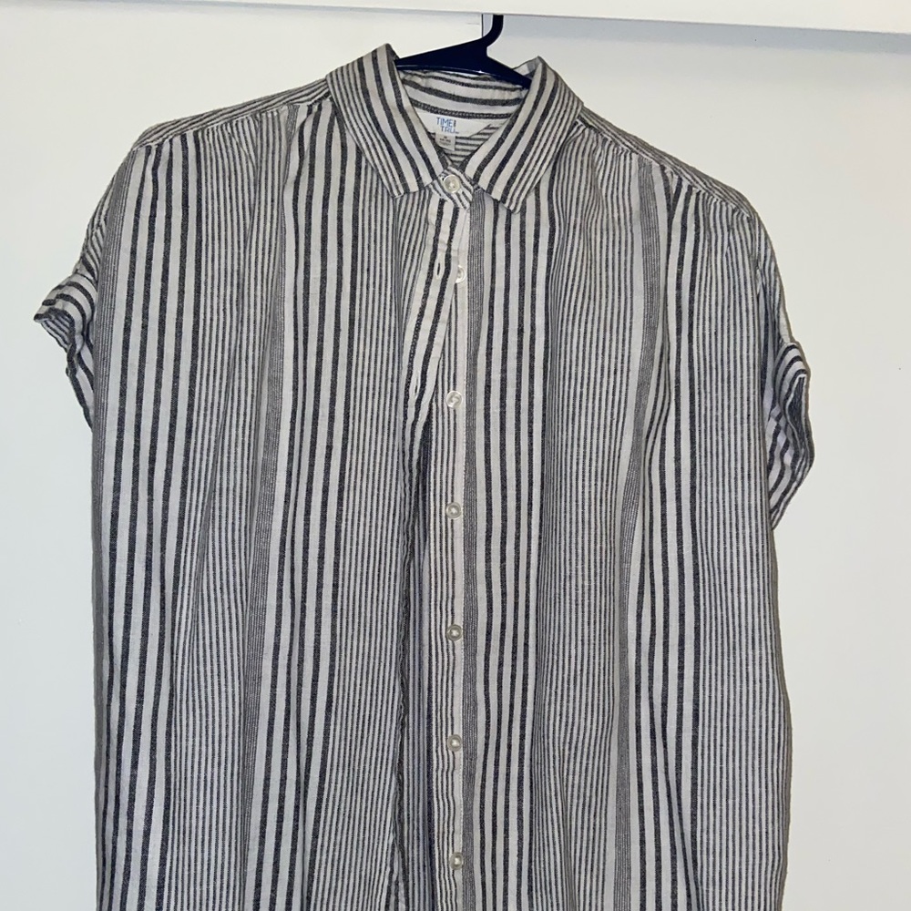 White w black stripes